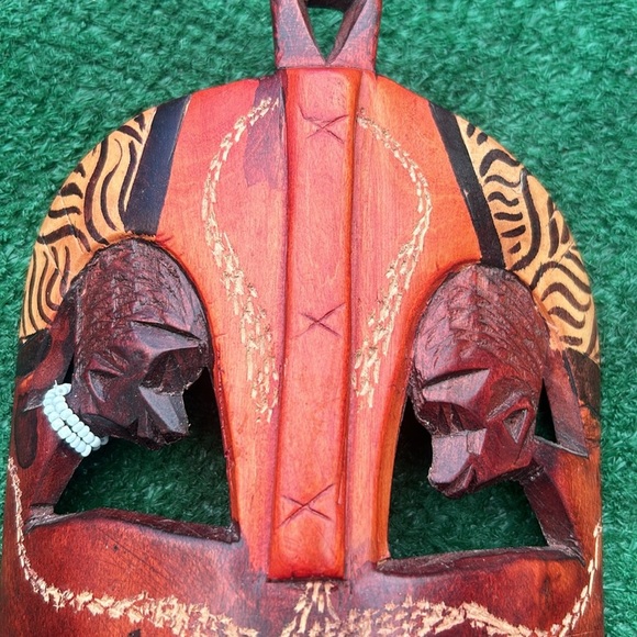 African wood mask hand carved made in kenya - Picture 4 of 6